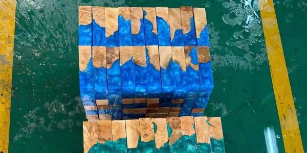 做水晶刀柄用什么膠水？粘必牢環(huán)氧樹(shù)脂ab膠為您提供技術(shù)支持！