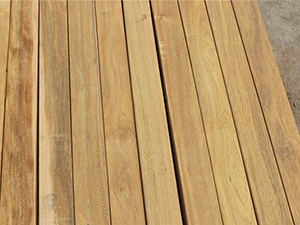 木板裂縫修補(bǔ)